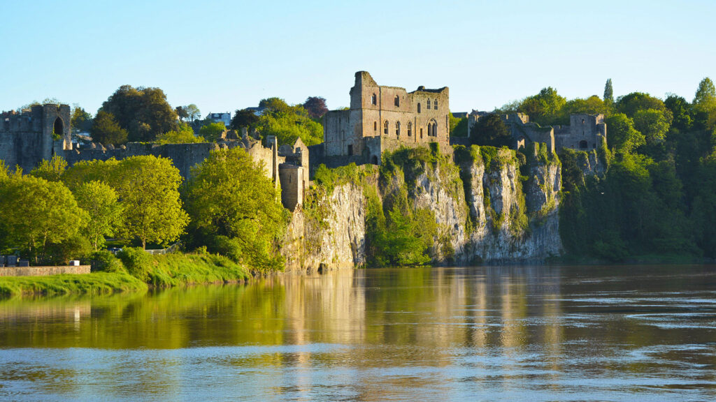Chepstow-Castle-Limestone-Cliffs-River-Wye