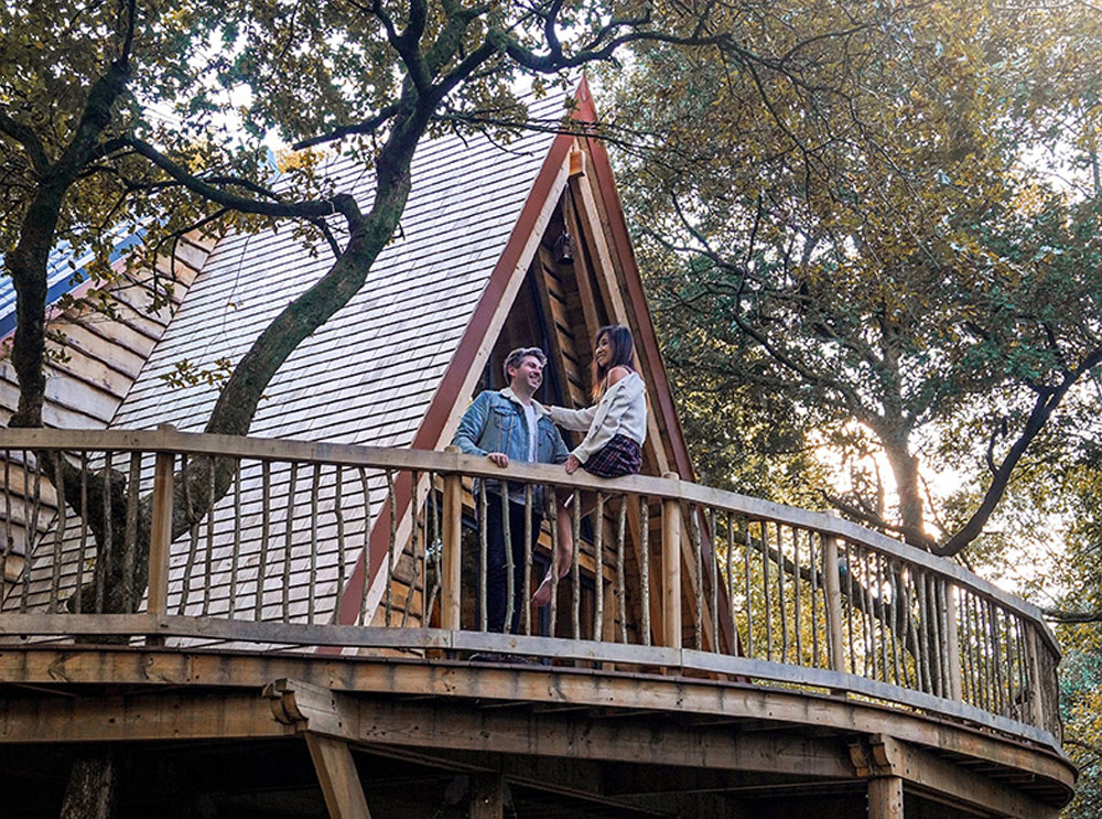 Luxury glamping accommodation marketing